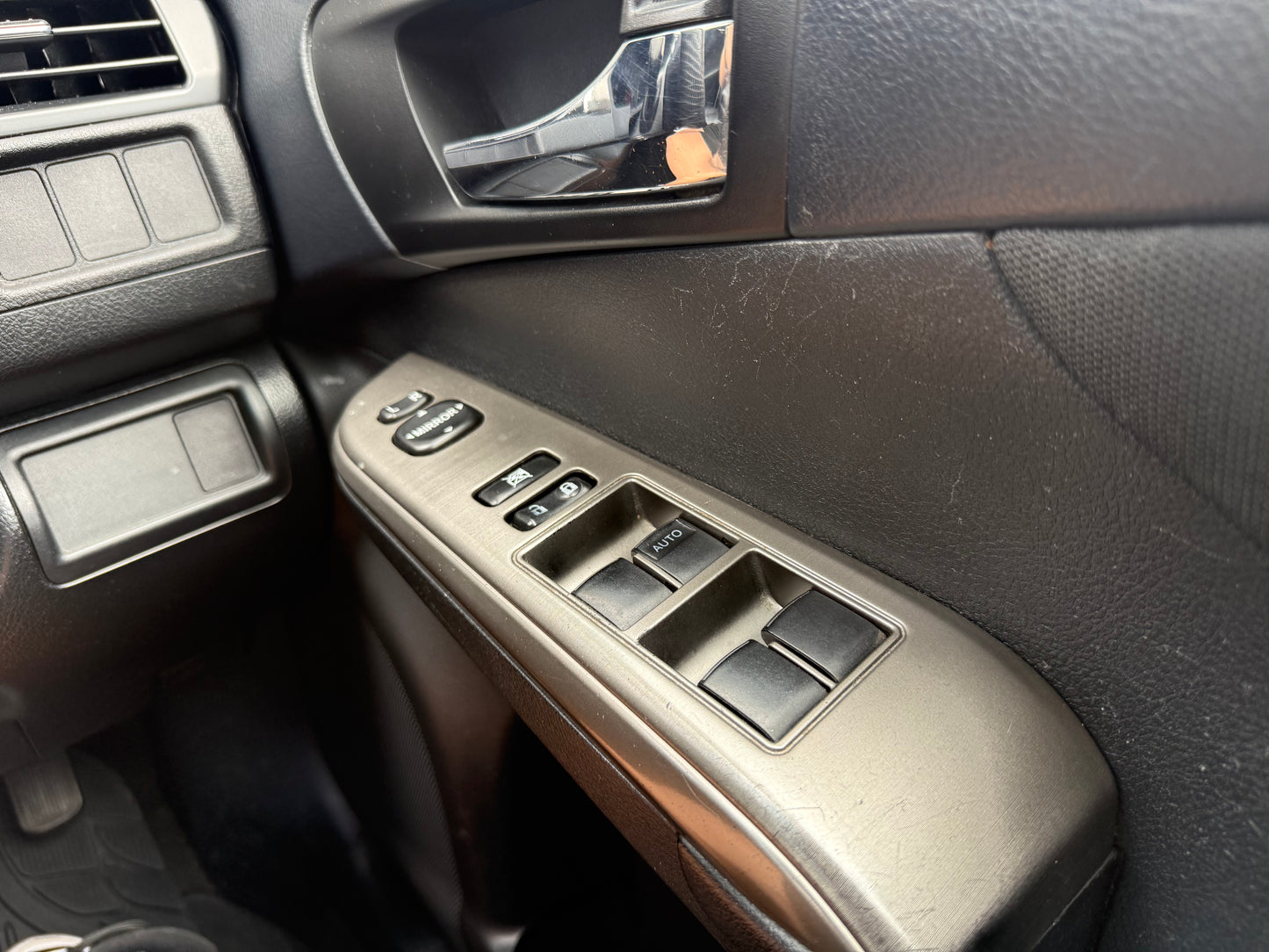 2012 Toyota aurion
