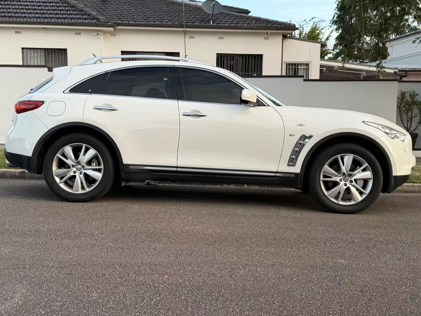 2015 Infiniti QX70