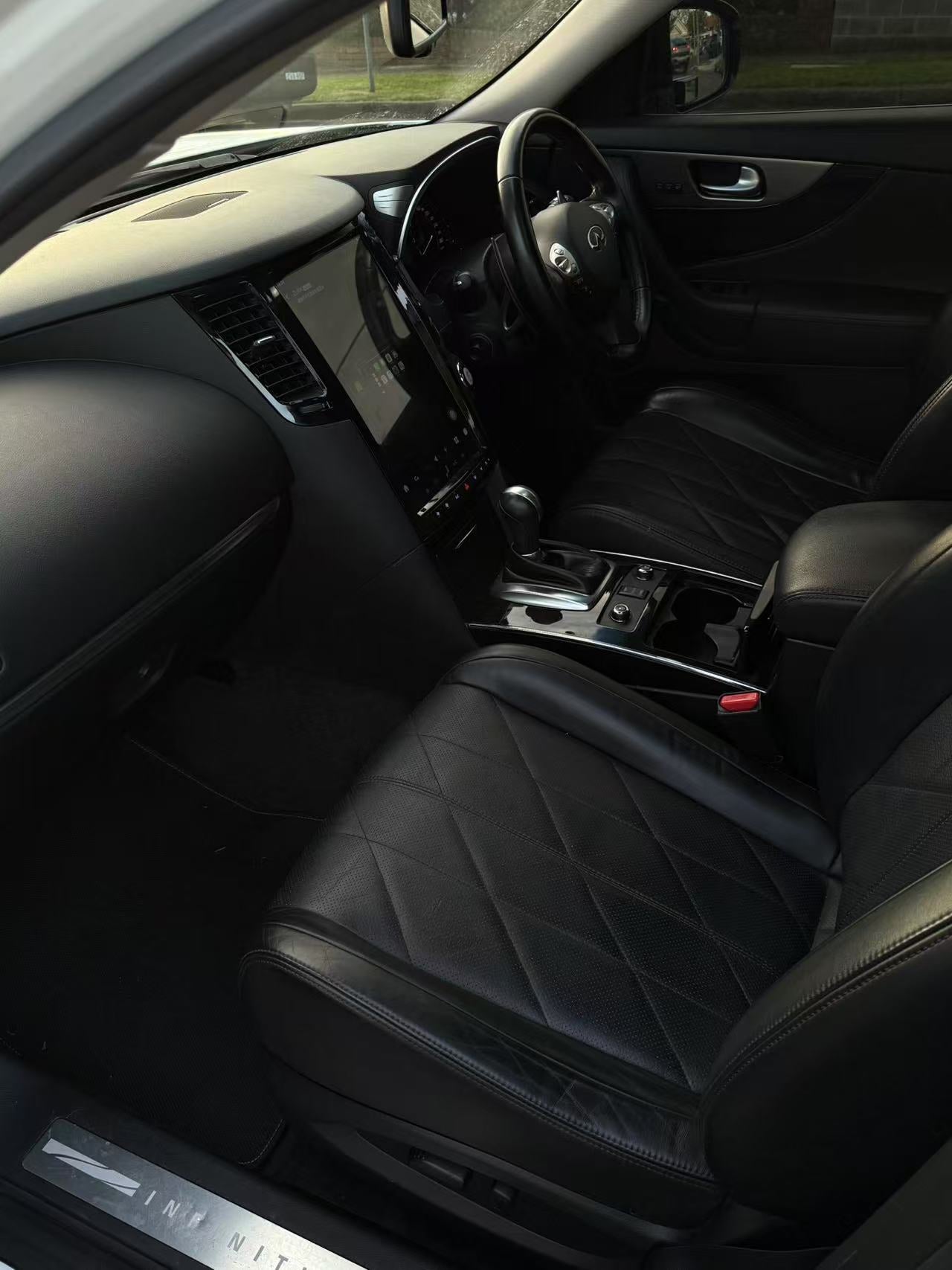 2015 Infiniti QX70