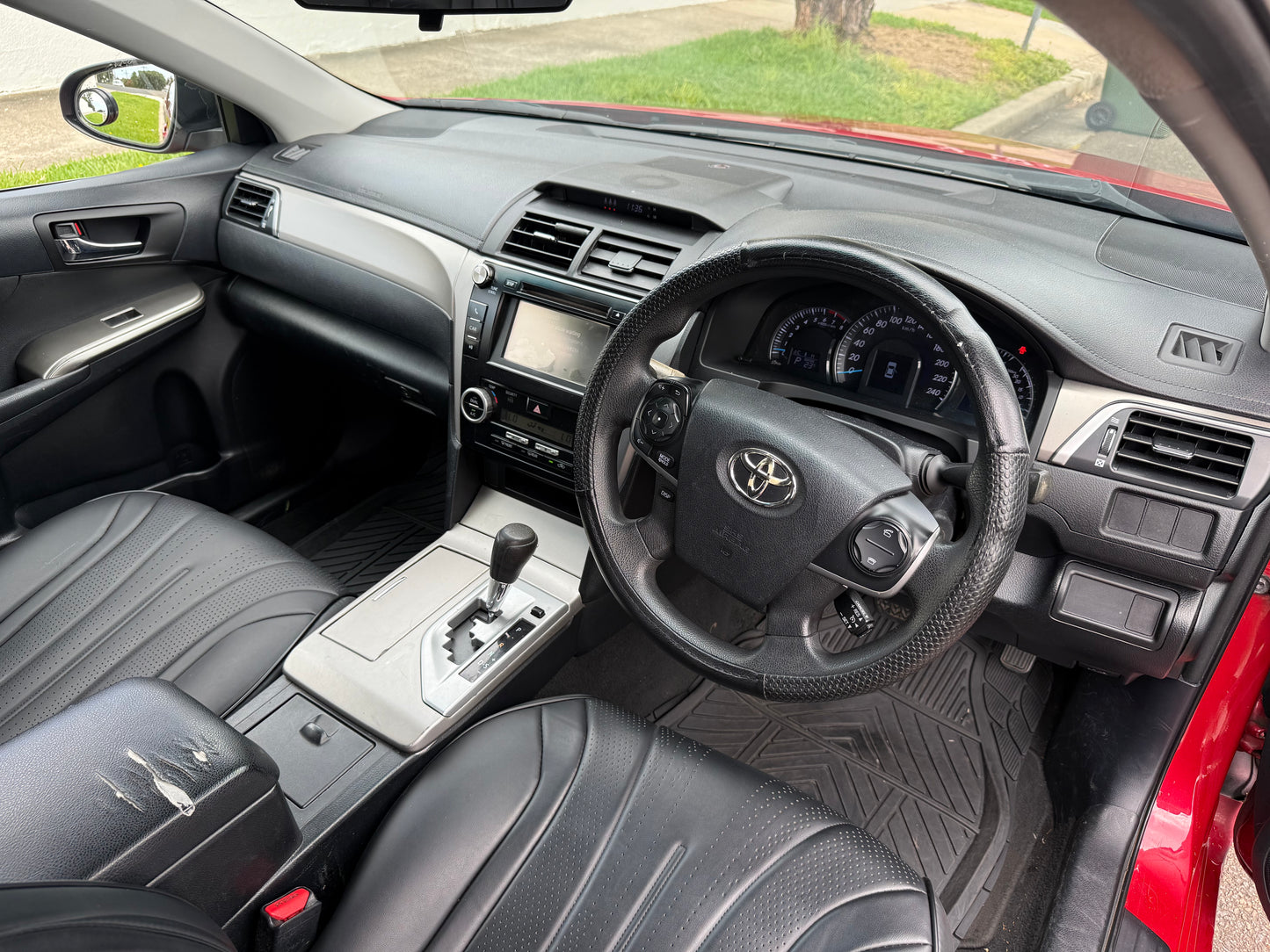 2012 Toyota aurion