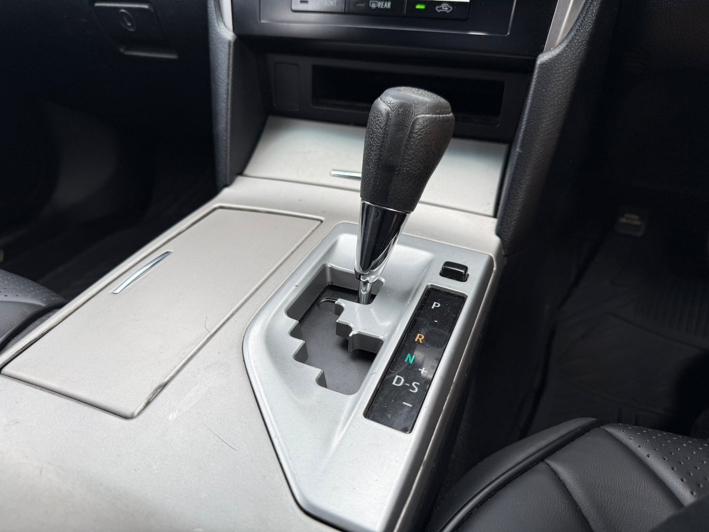 2012 Toyota aurion