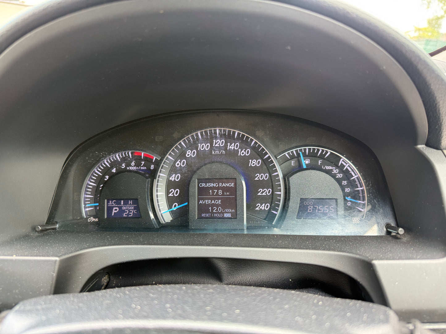 2012 Toyota aurion