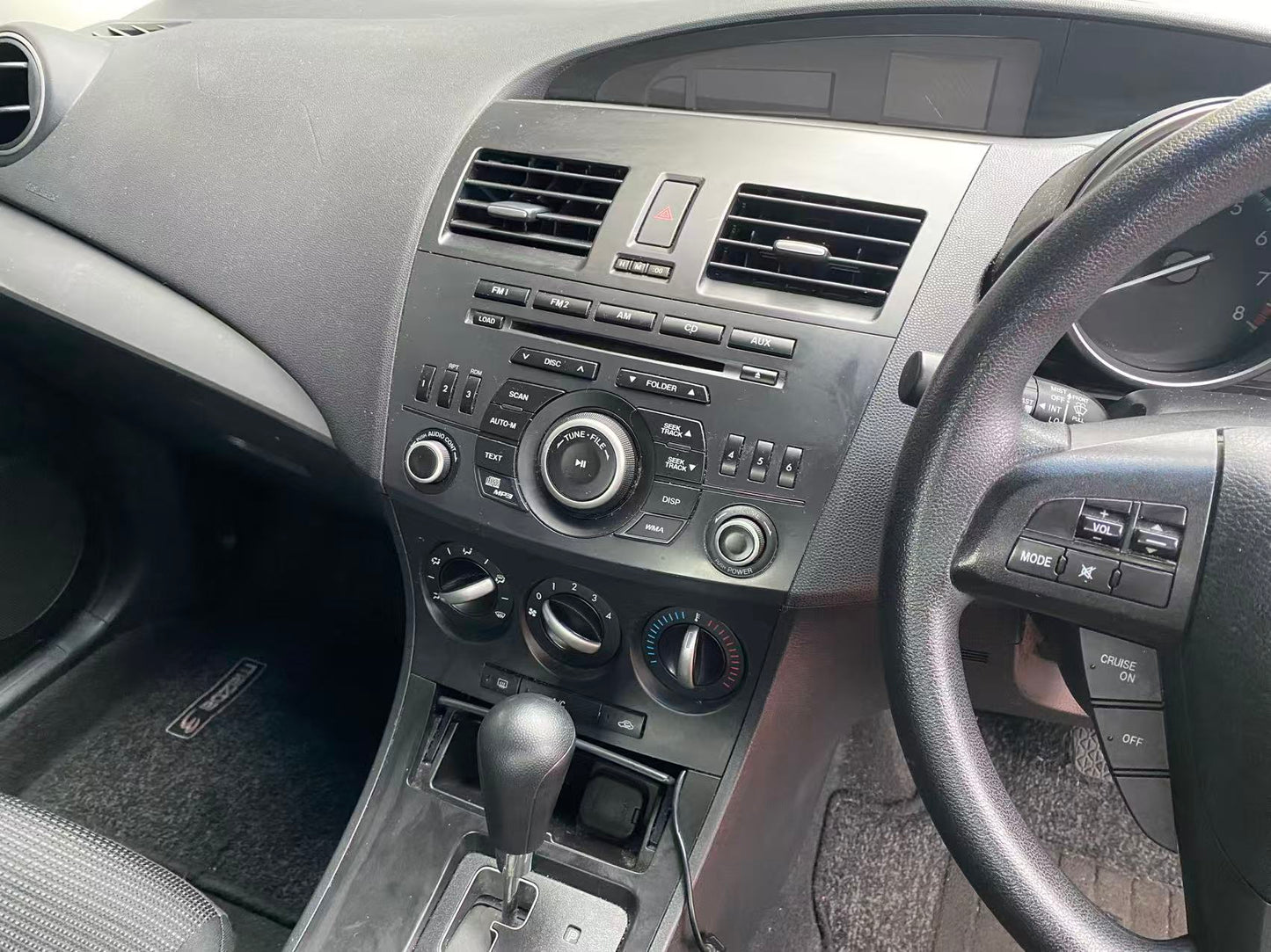 2011mazda 3