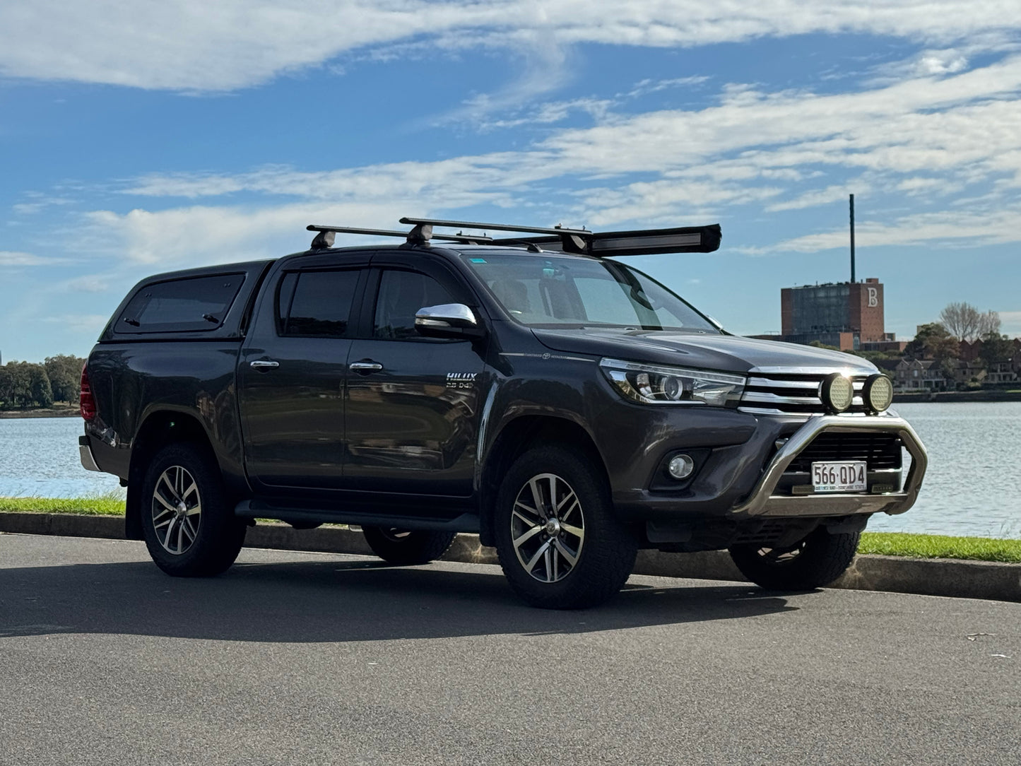 2015 丰田 Hilux SR5