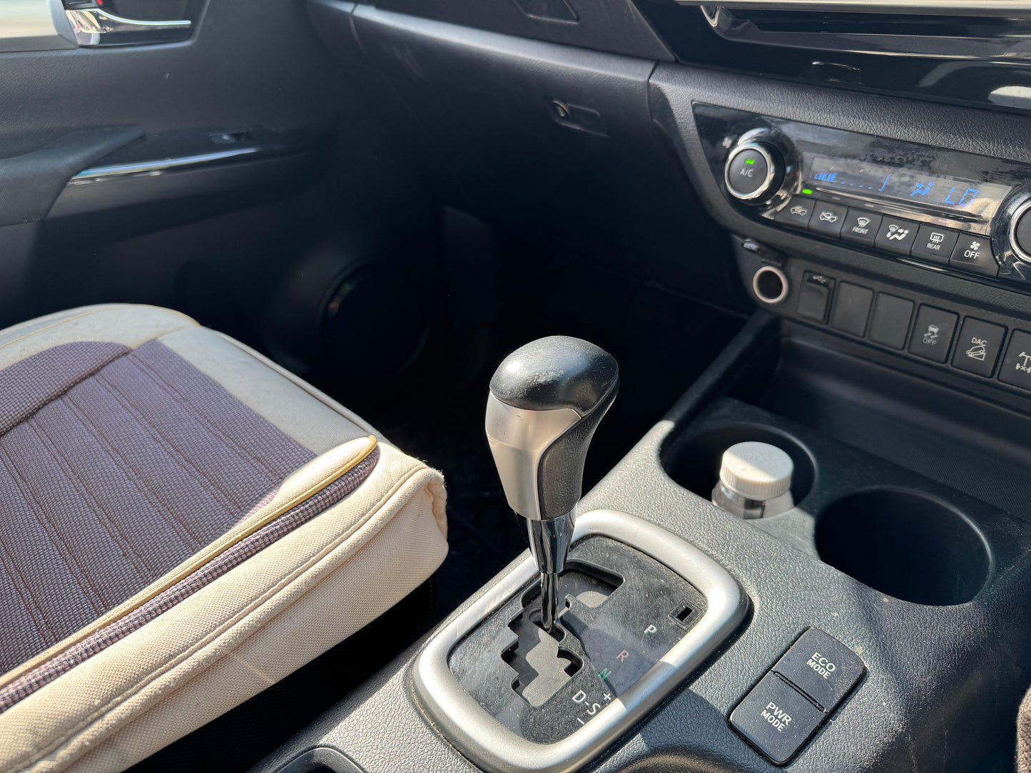 2015 丰田 Hilux SR5
