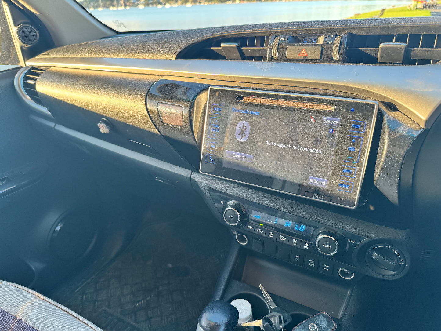 2015 丰田 Hilux SR5