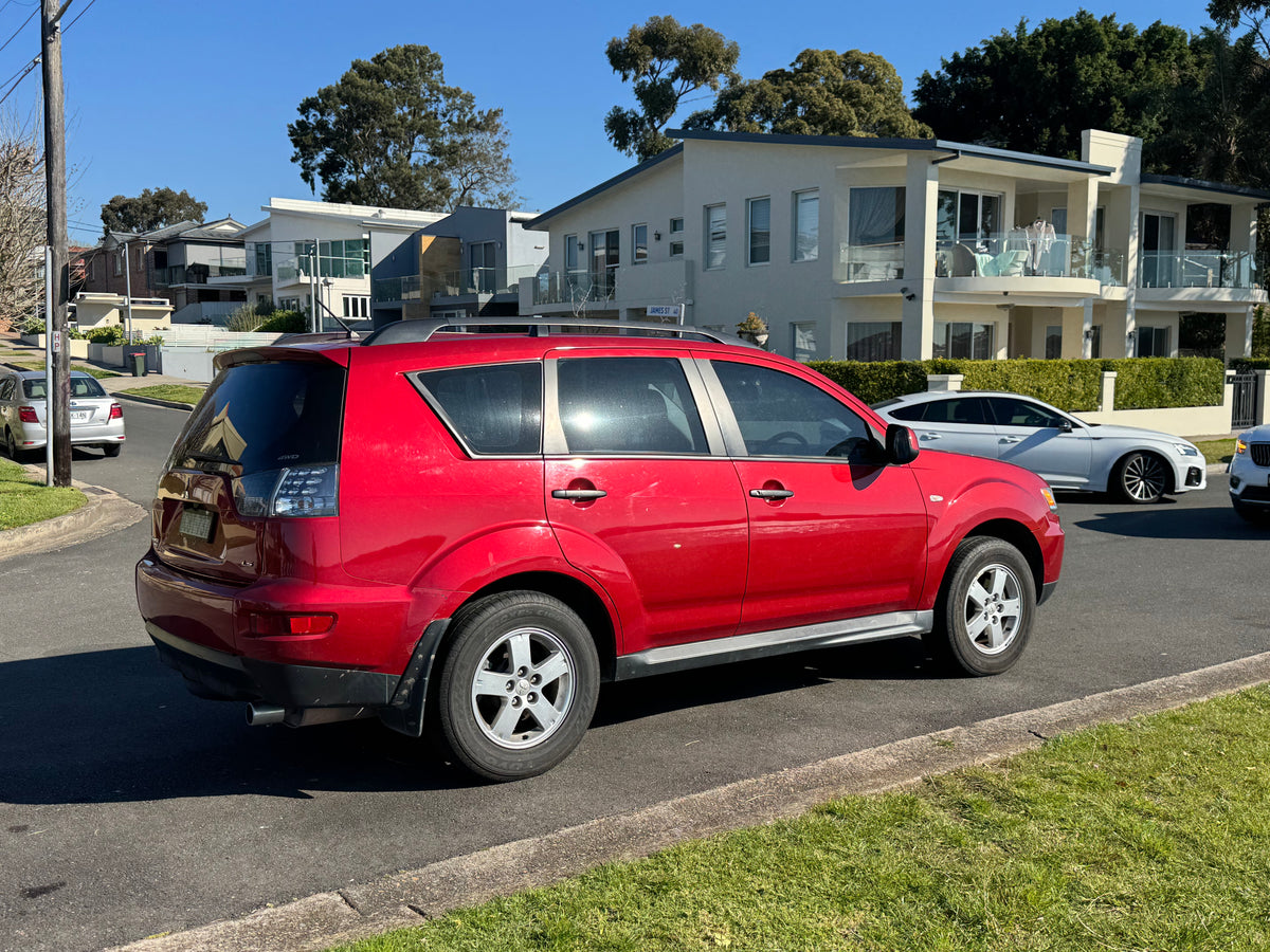 2011 Mitsubishi Outlander LS 4WD