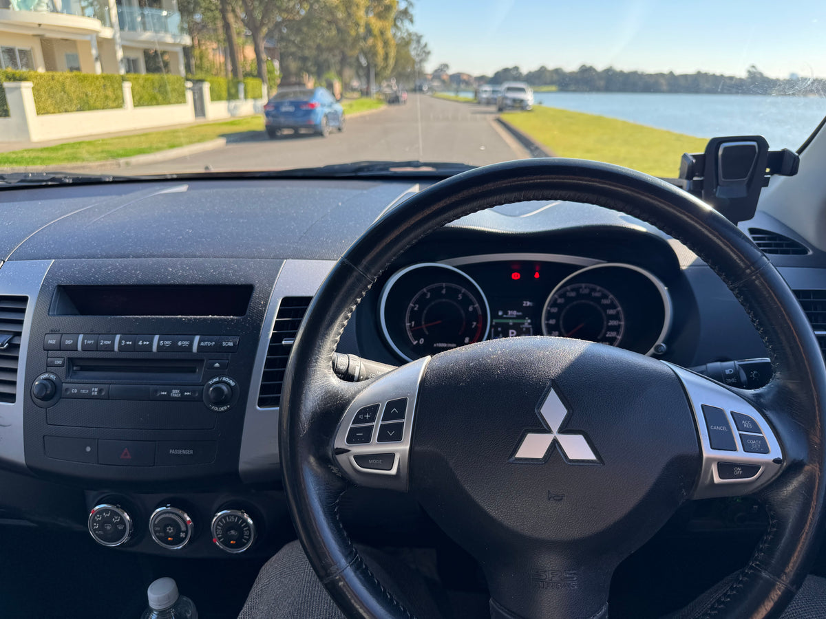 2011 Mitsubishi Outlander LS 4WD
